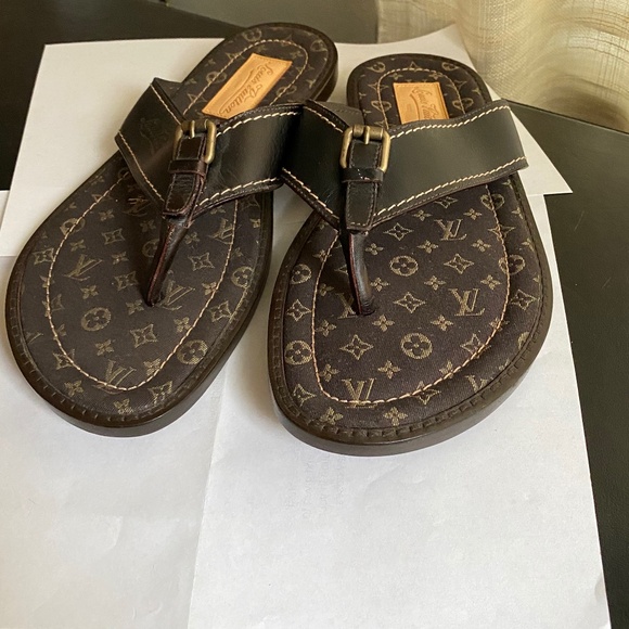Louis Vuitton thong leather sandals monogram 7.5 Italy flats flip flops LV mules - Picture 2 of 9